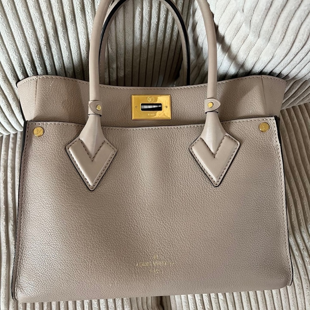 Louis Vuitton MM Tote